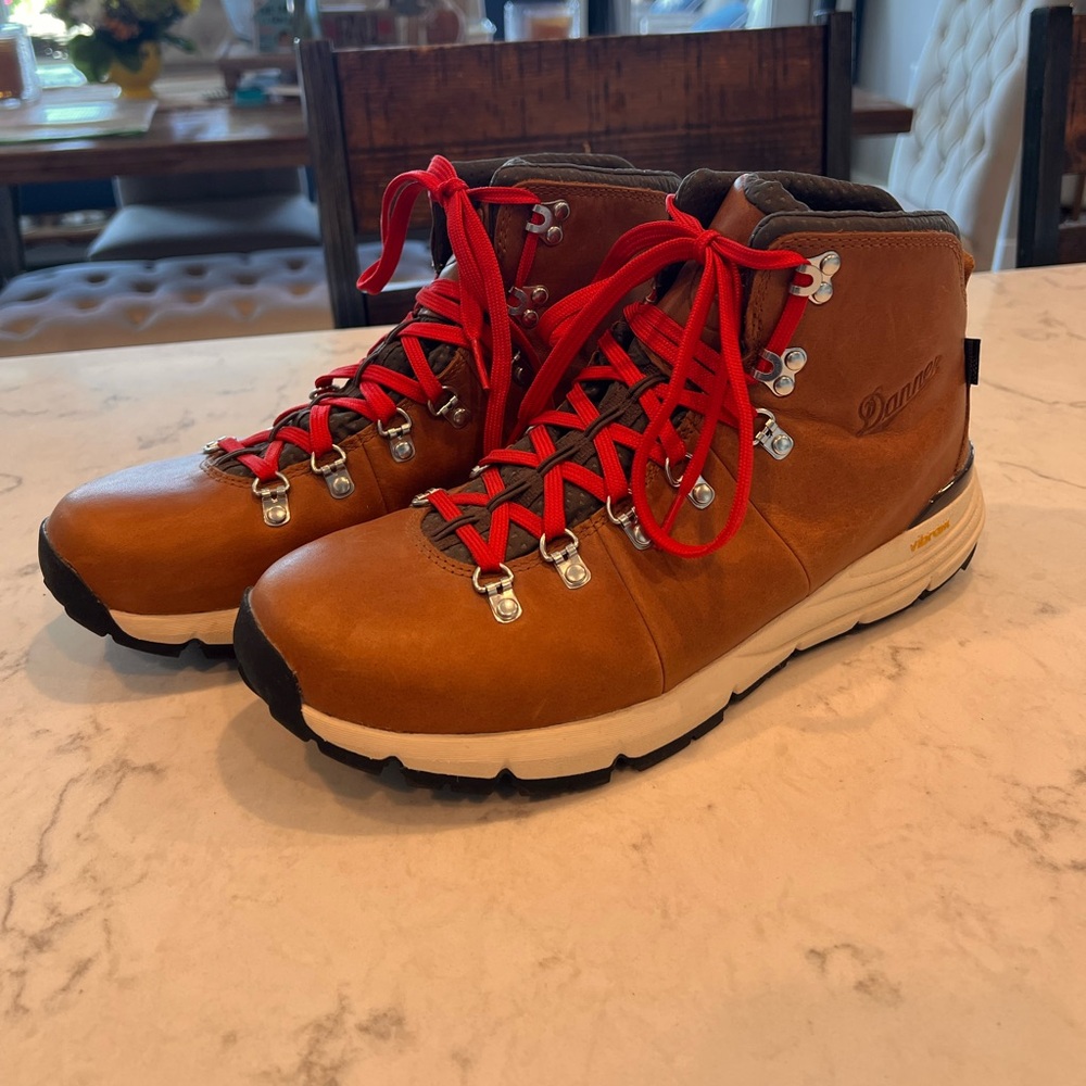 Danner Mountain 600 Men’s Hiking Boots Size 10.5 🥾